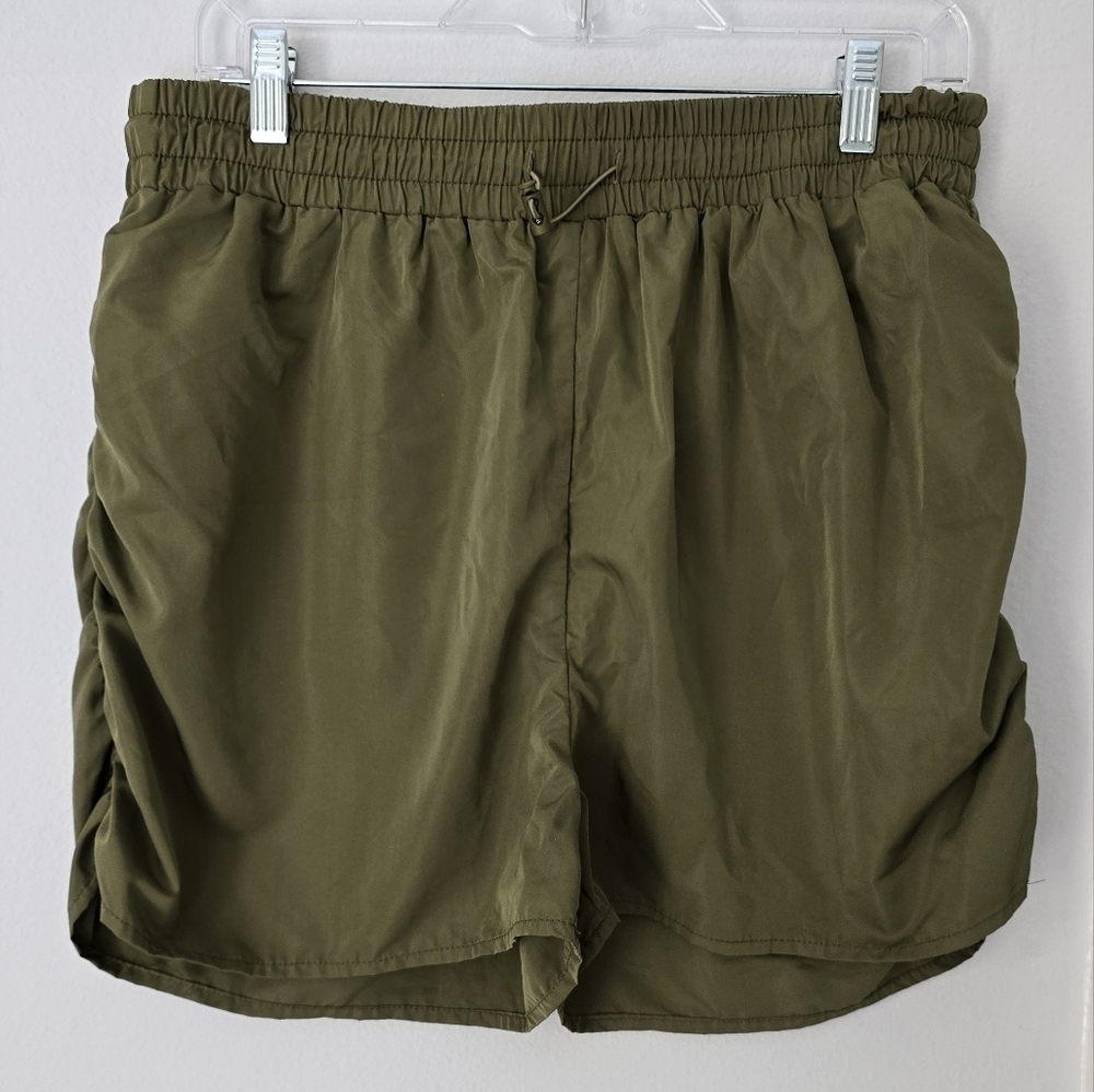 Fashion Nova Olive green short Size XL - Picture 1 of 8